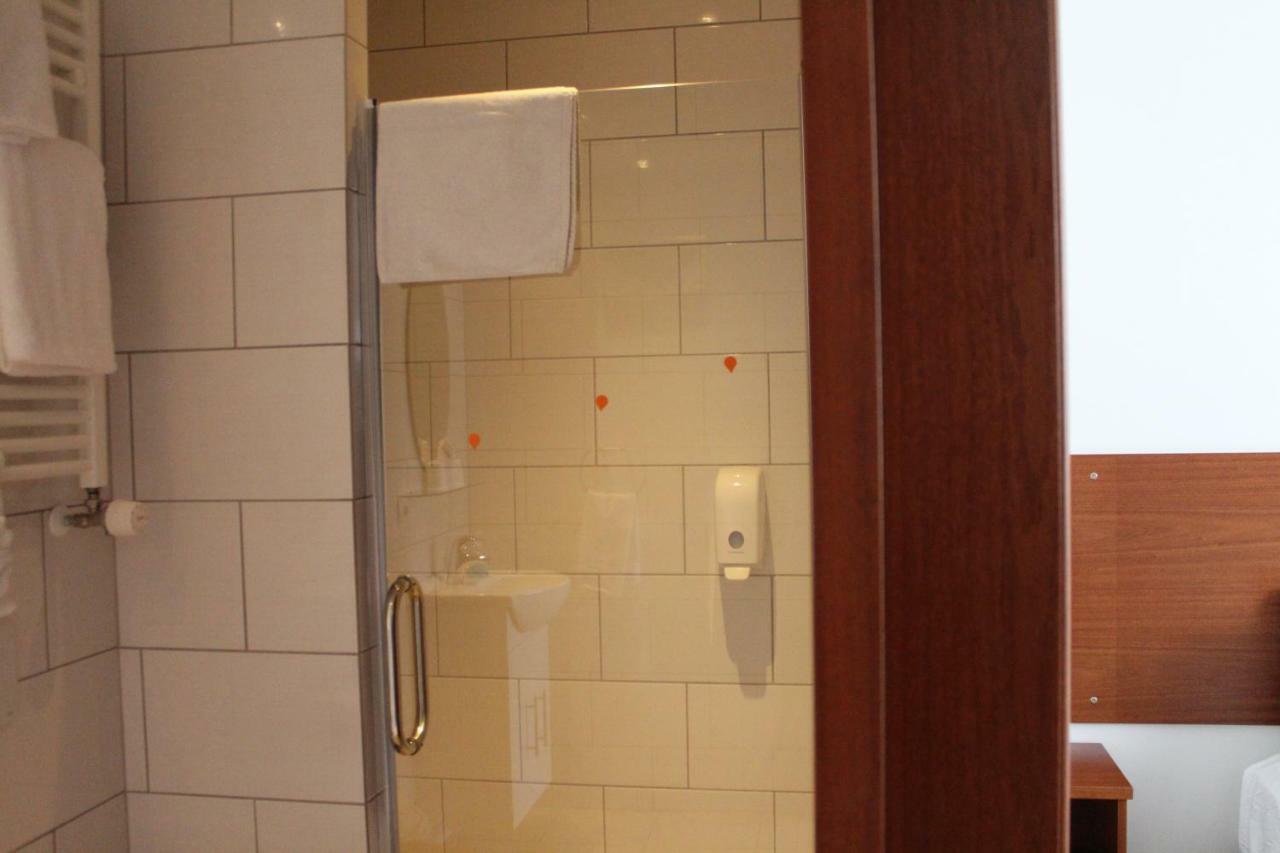 كيفلافيك Hotel Grasteinn - Airport Hotel المظهر الخارجي الصورة